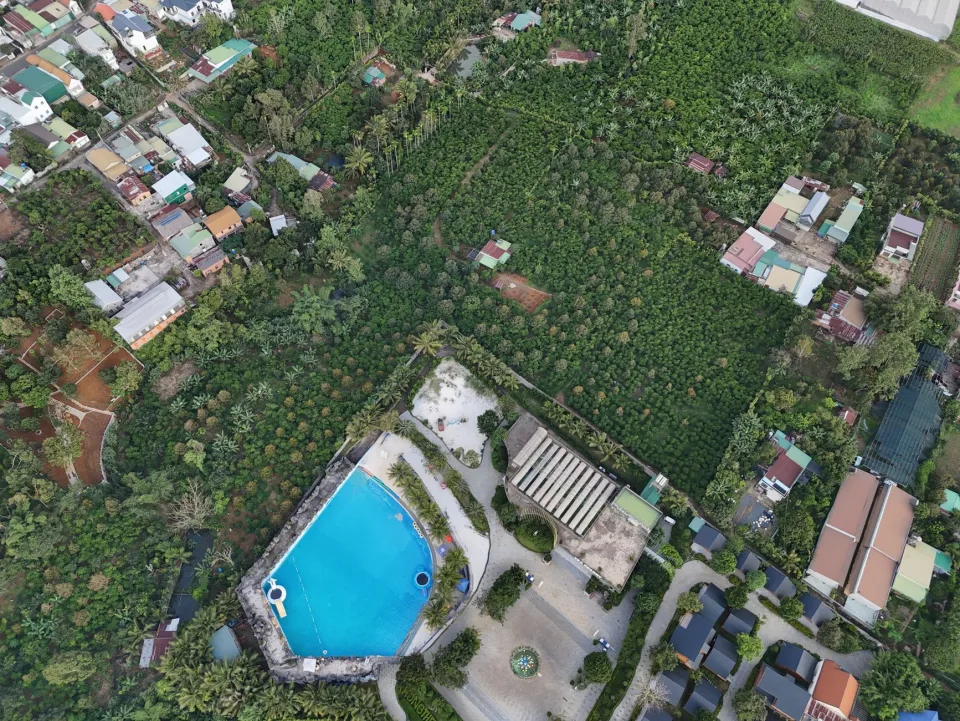 Chủ nhà và nhân viên hỗ trợ